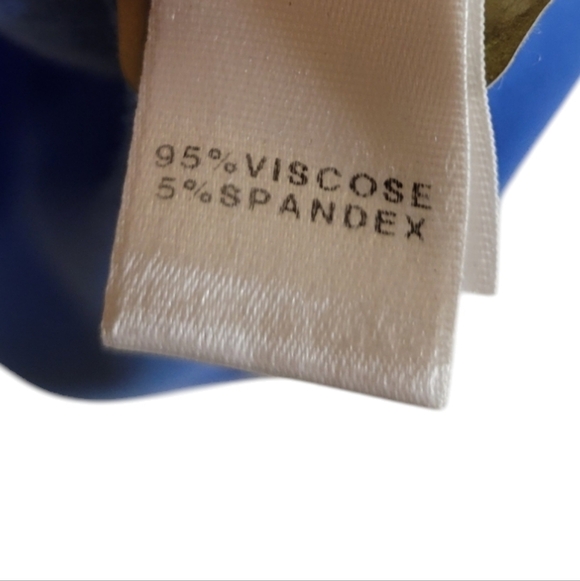 St. JOHN Yellow Label Jewel Gem Bedazzle Embellished Short Sleeve Viscose Small - Picture 3 of 7